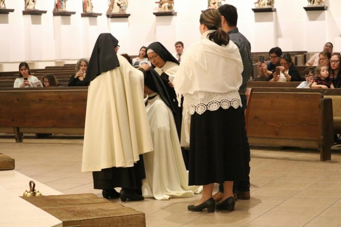 Sr. Viviana's clothing